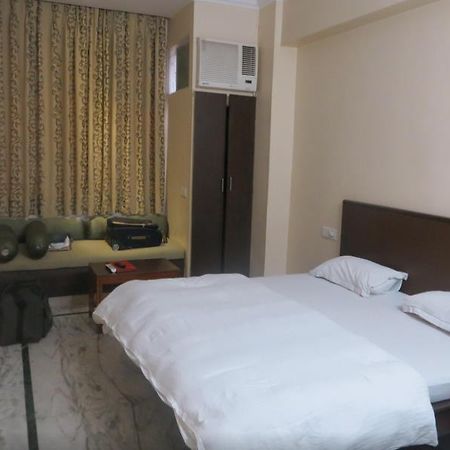 Hotel Sandhu Palace ジョードプル エクステリア 写真